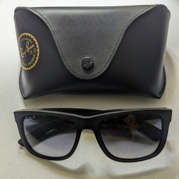 Ray-Ban - Justin Classic Polarized, RB4165 Sunglasses. 54/16/145 - Picture 1 of 6